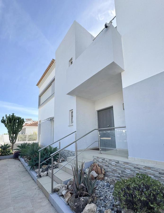 Oasis park modern villa in Portimao - B&B Portimão
