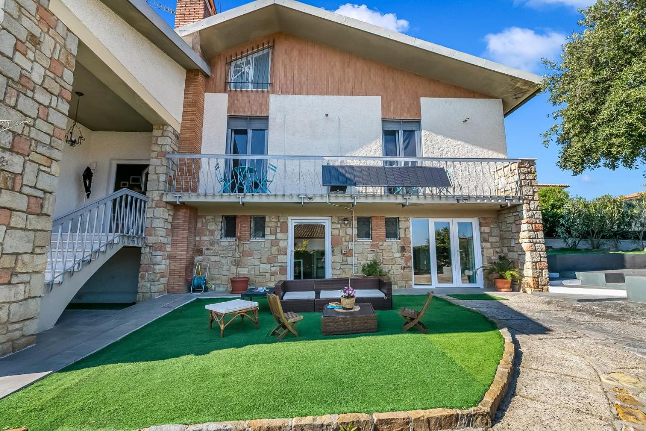 Villa Talamone With Beautiful Sea View - Happy Rentals - Chambres d'hôtes Fonteblanda