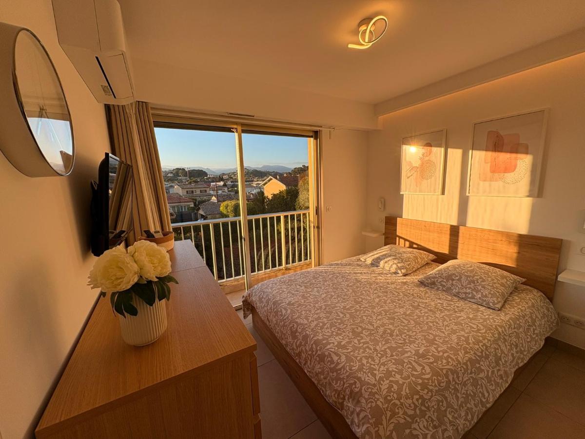 Lumineux - calme - proche plage et aéroport - climatisé - parking privé gratuit - Chambres d'hôtes Cagnes-sur-Mer
