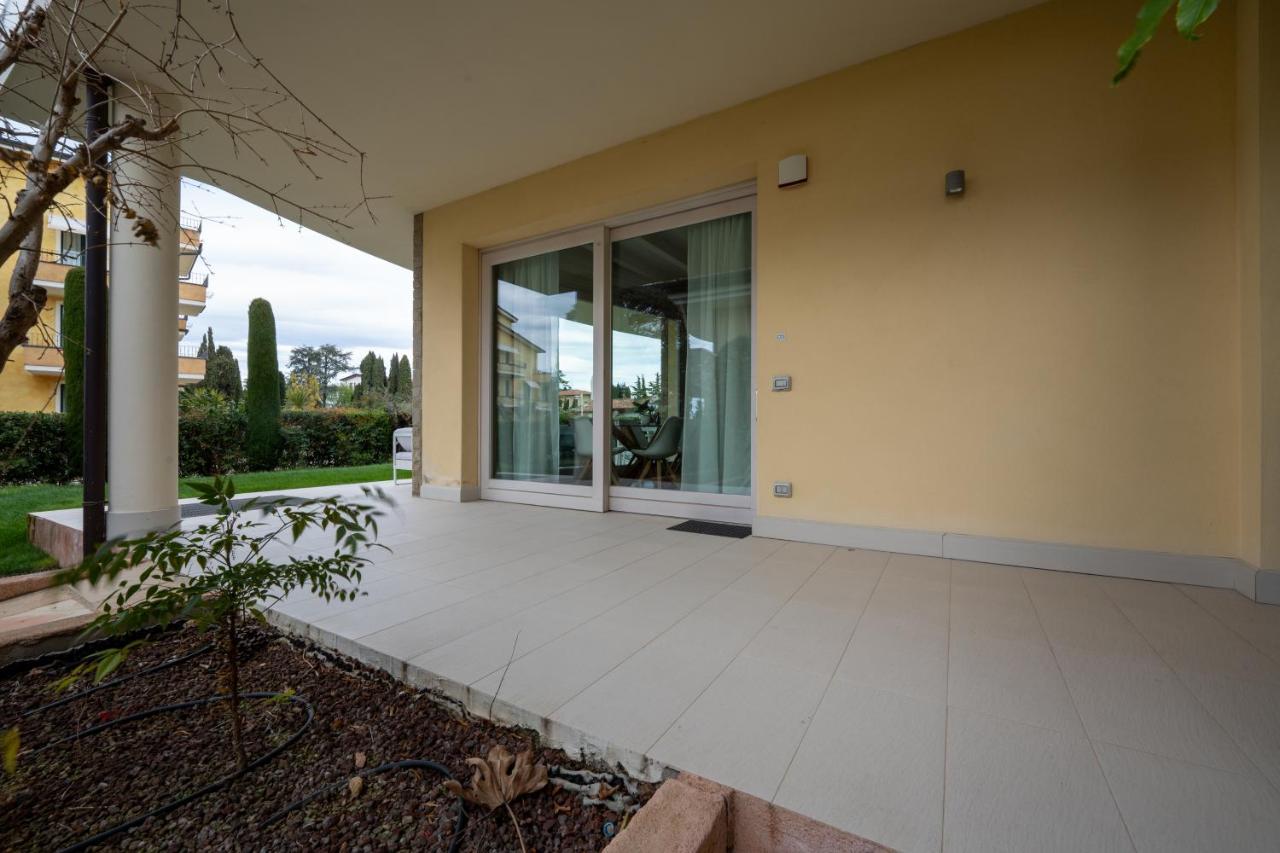 Luxury Apartment with Pool & Private Garden - B&B Sirmione
