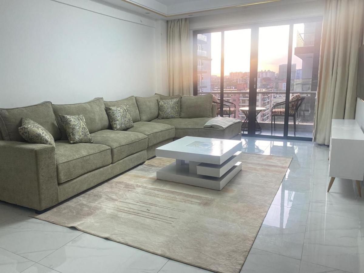 SkylineView 2BR Apartment in Kilimani with Pool & Gym - Chambres d'hôtes Nairobi