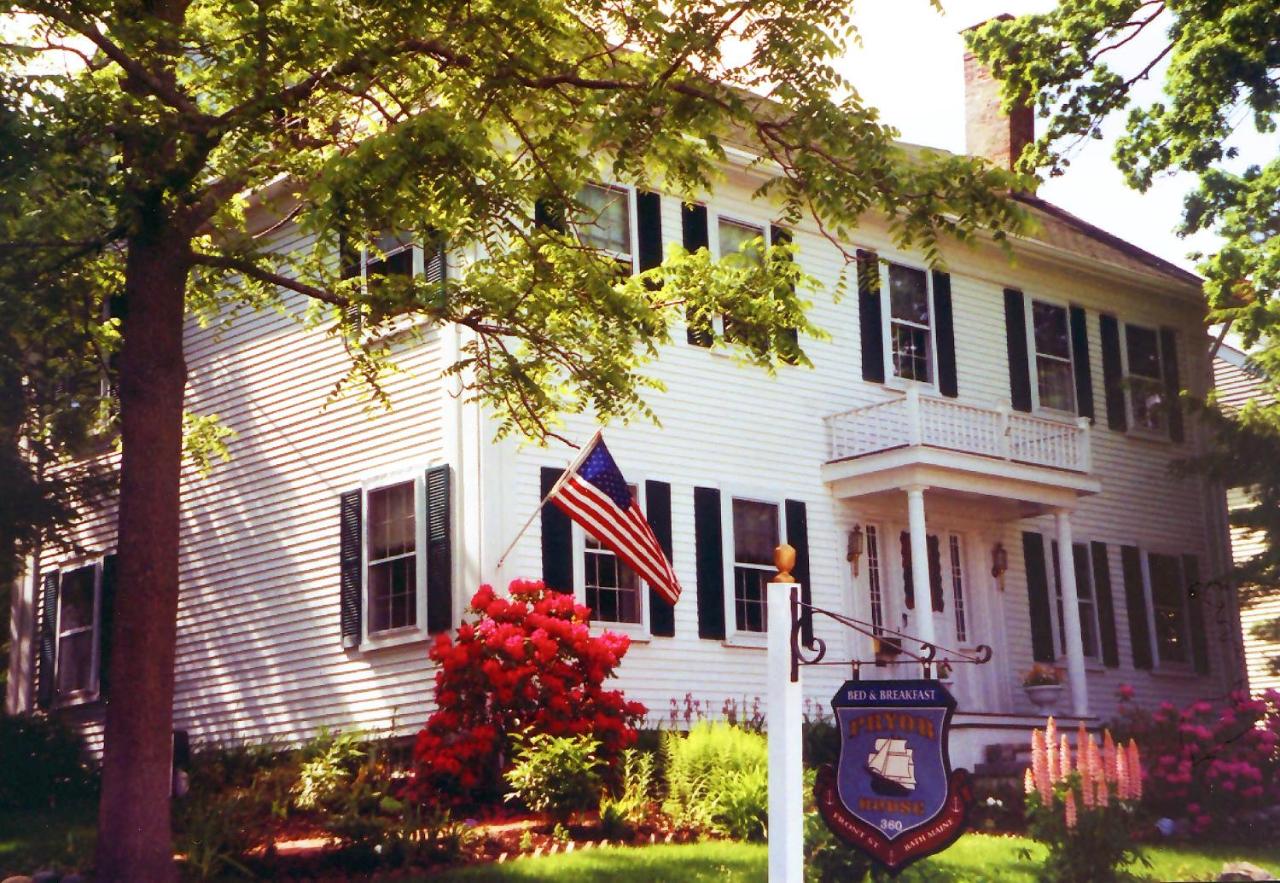 B&B Bath - Pryor House B&B - Bed and Breakfast Bath