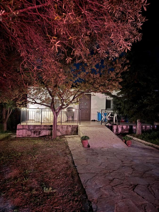 claudistaudis guesthouse - B&B Nea Moudania