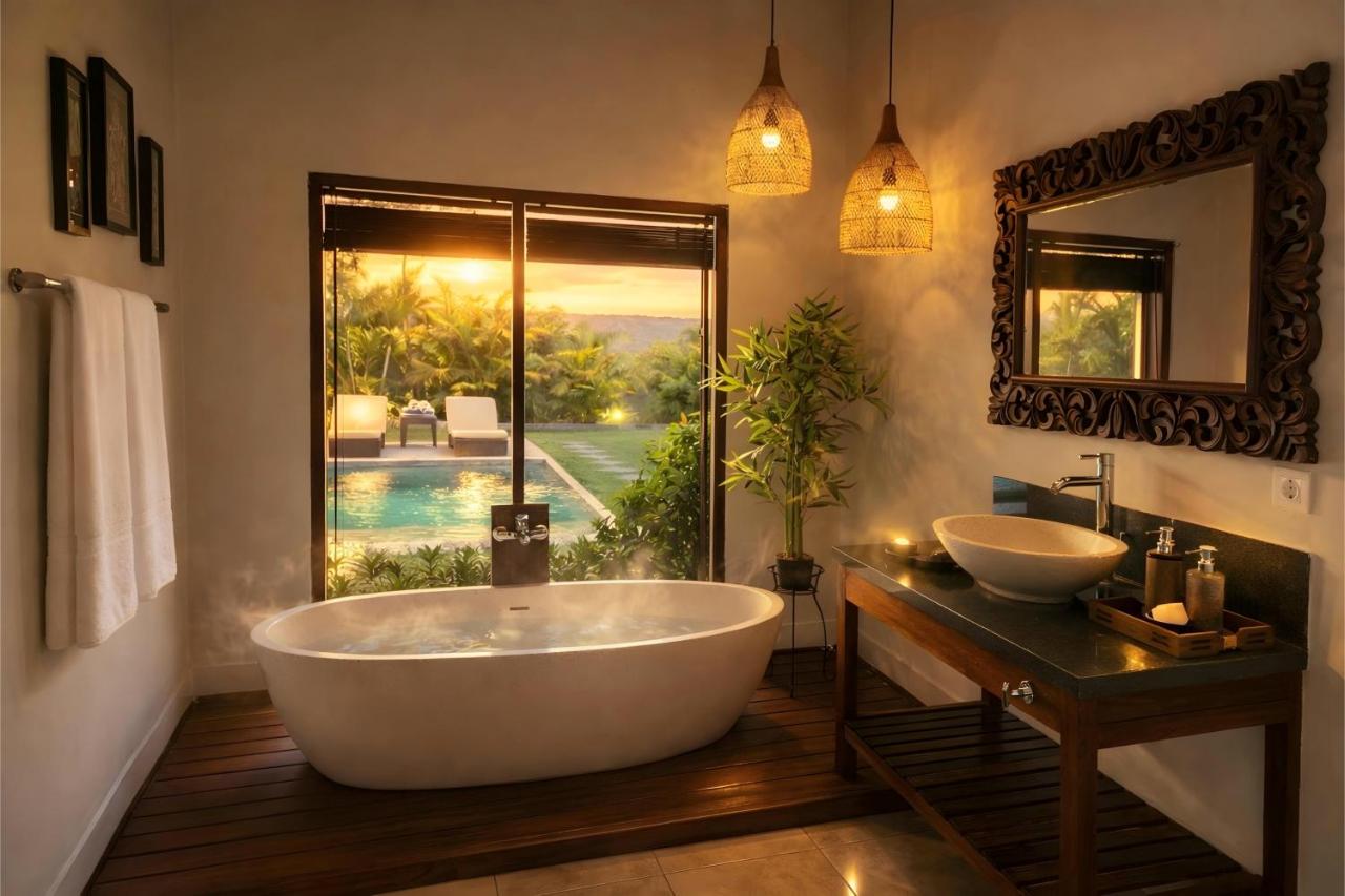 AmaLuna III 2BR Private Pool Villa near Seminyak Center - Chambres d’hôtes Seminyak