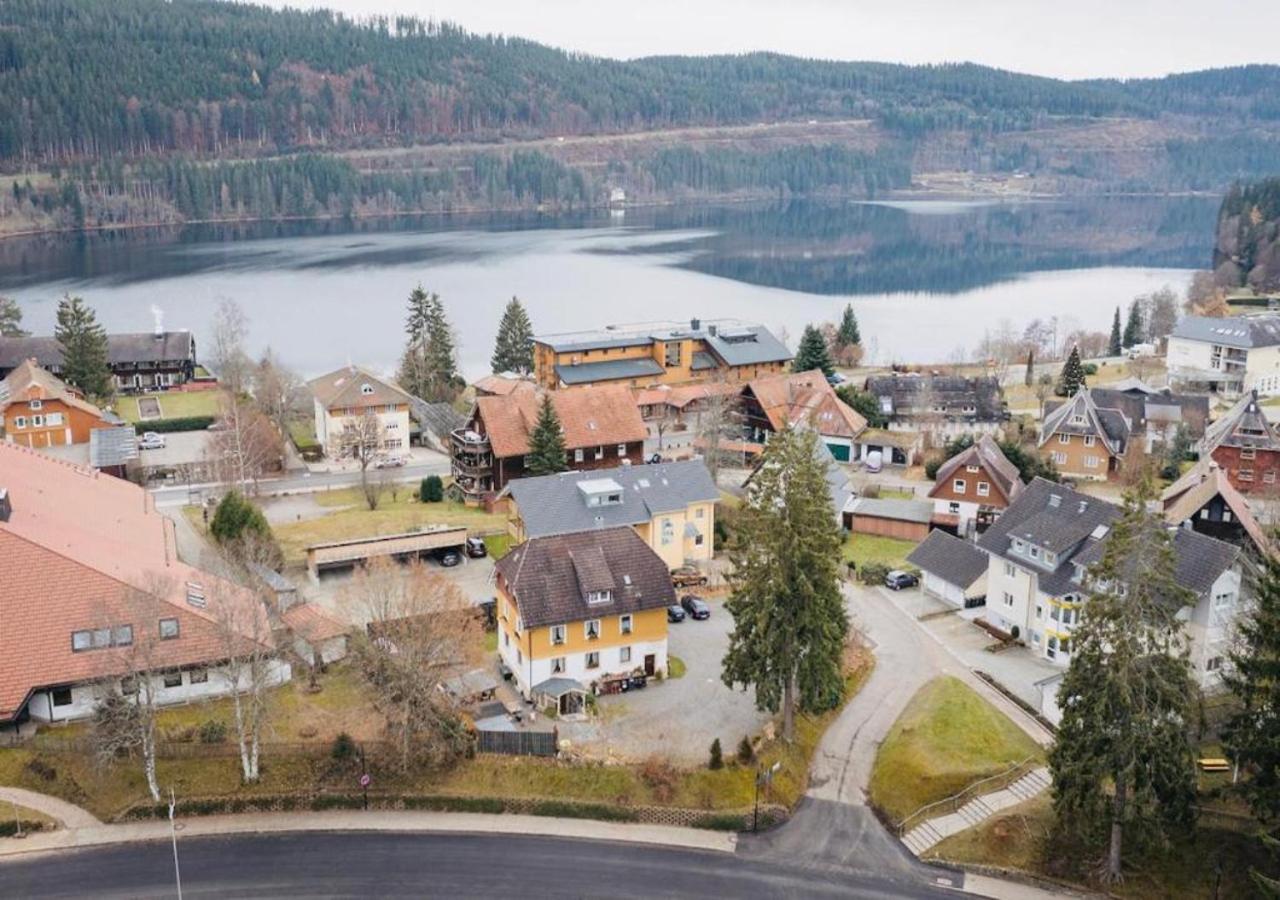 Gästehaus Sandvoss - B&B Titisee-Neustadt