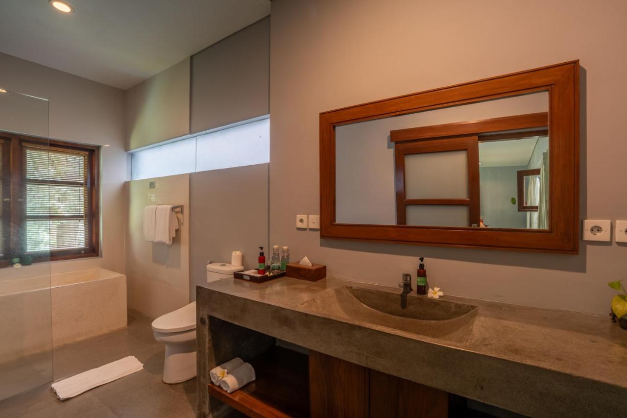 One Bedroom Rose