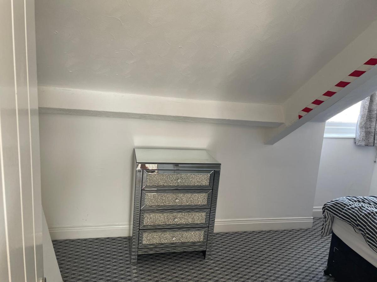 Azalea apartments top floor - B&B Sunderland