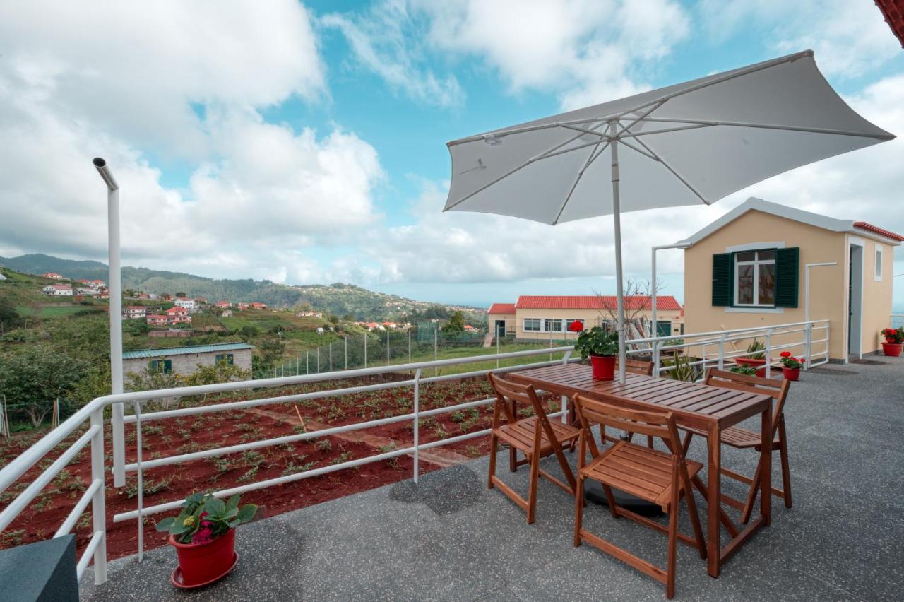 Santana Cozy Cottage, 2BR Terrace & Mountain Views - B&B Santana