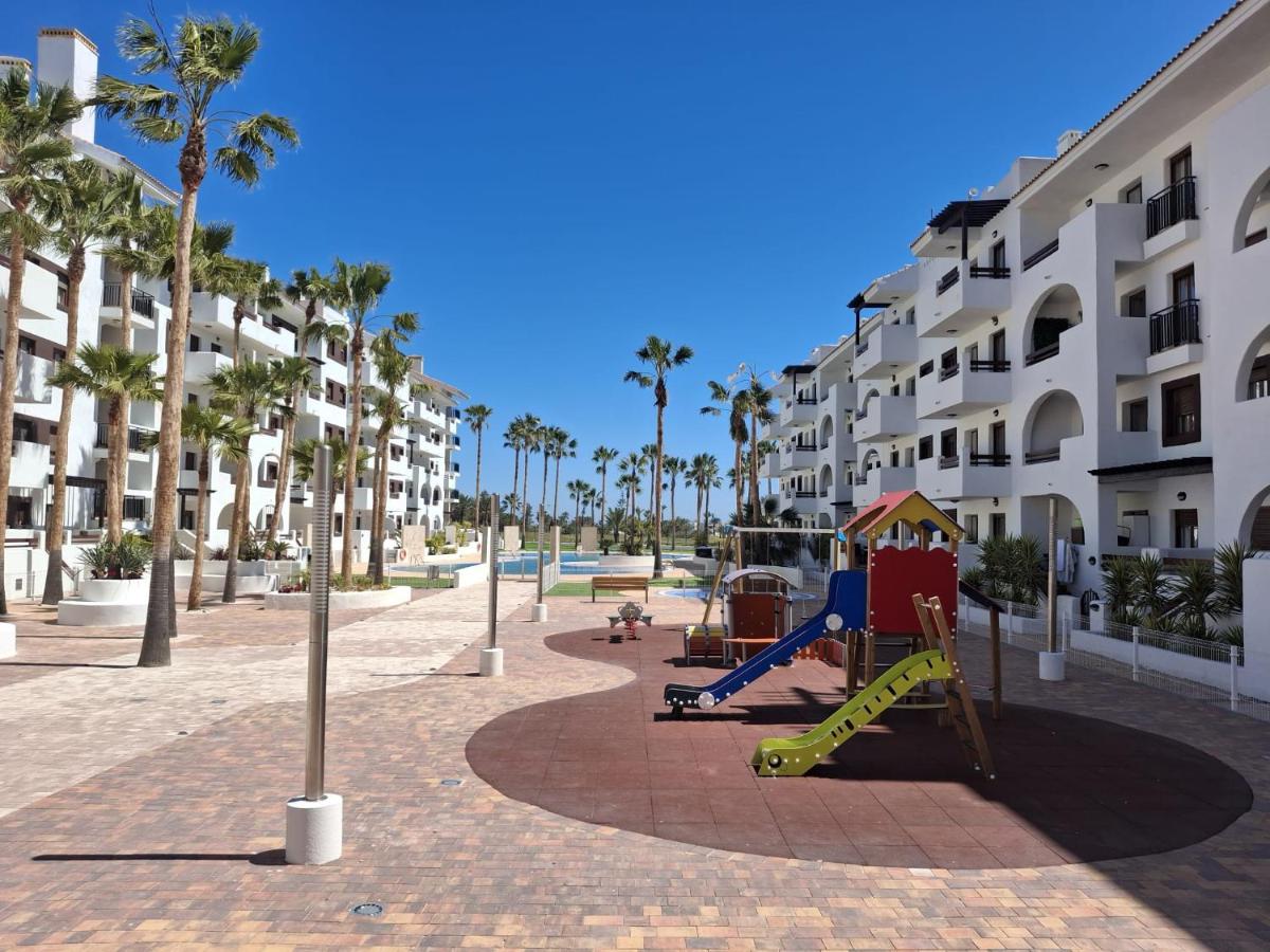 Apartamento con amplia terraza y parking privado - Ferienwohnung Los Alcázares