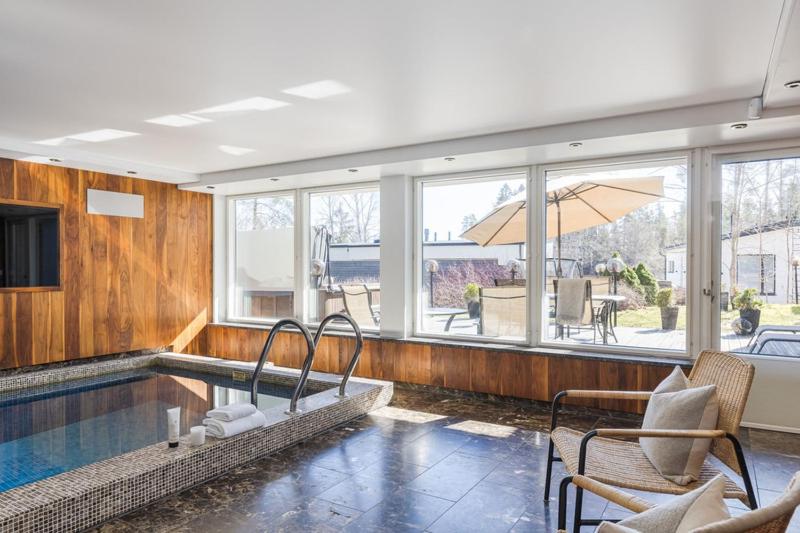 Finnish Villa with Pool and Sauna near Helsinki - Ferienwohnung Espoo