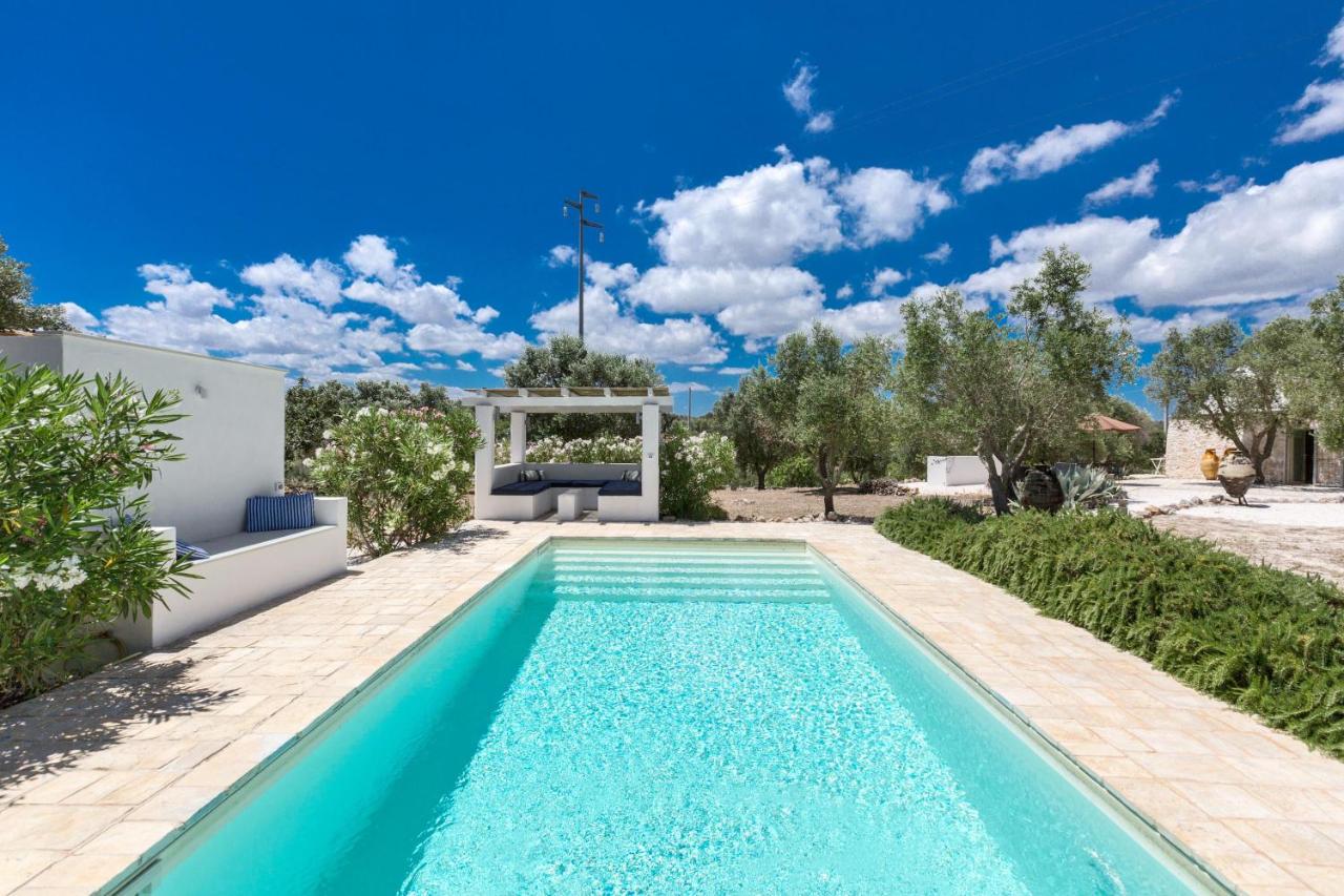 Trullo Lei by Borgo Paoli, Romantic Experience with Pool & Olive Trees in Ostuni - B&B Ostuni