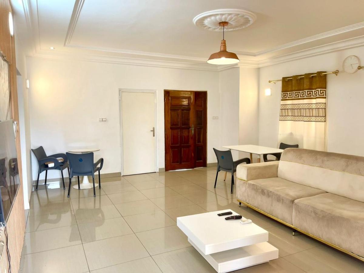 Hebertogo Téléssou - Chambres d'hôtes Midja
