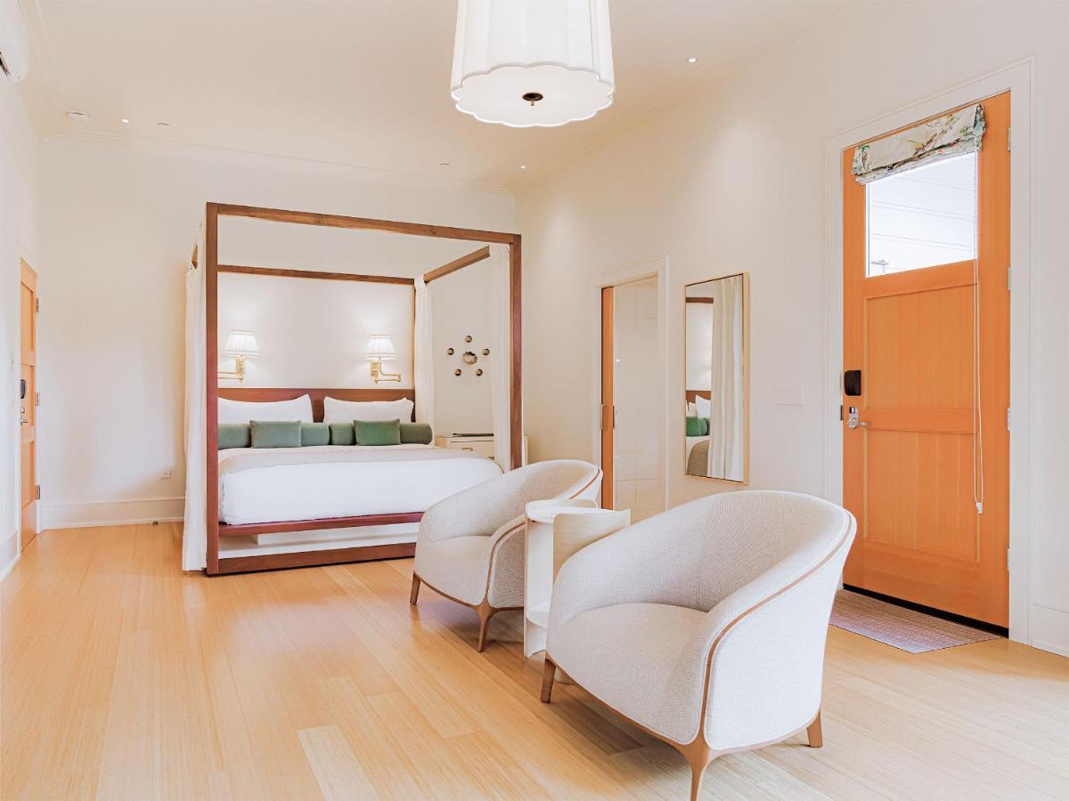 Deluxe King Studio