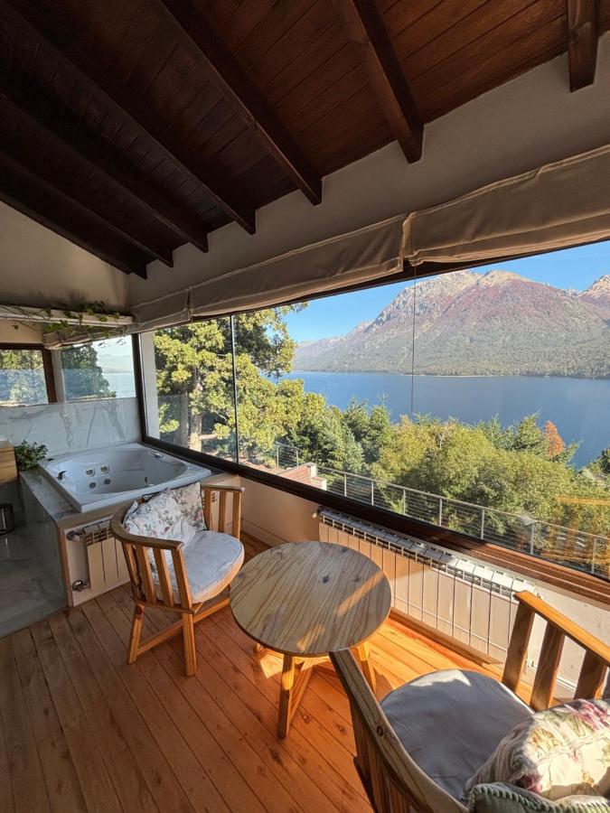 Exclusivo Refugio de Lujo, Vista al Lago y Jacuzzi - B&B Bariloche