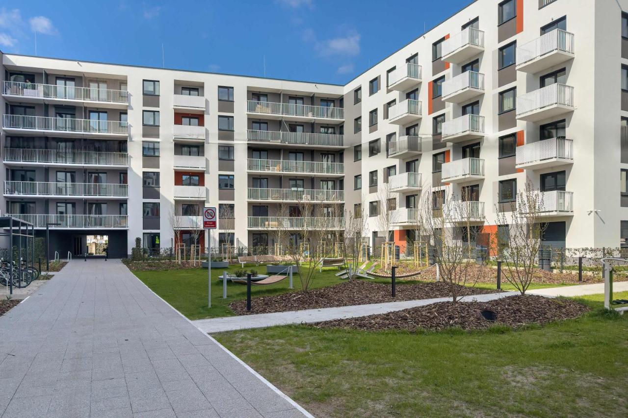 Air-Conditioned Apartment with Parking and Balcony by Noclegi Renters - B&B Breslavia
