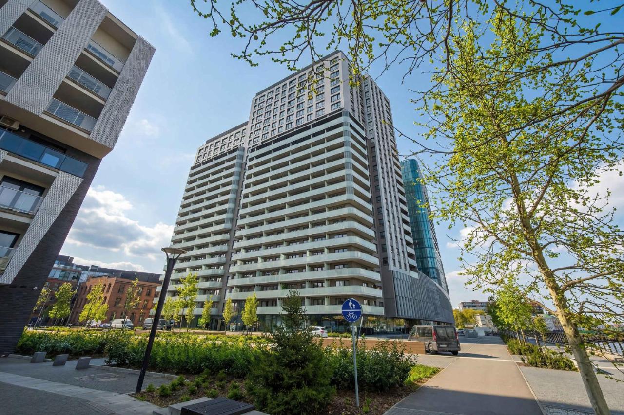 Harmonijny Apartament z Widokiem na Rzekę we Wrocławiu by Noclegi Renters - Ferienwohnung Wroclaw