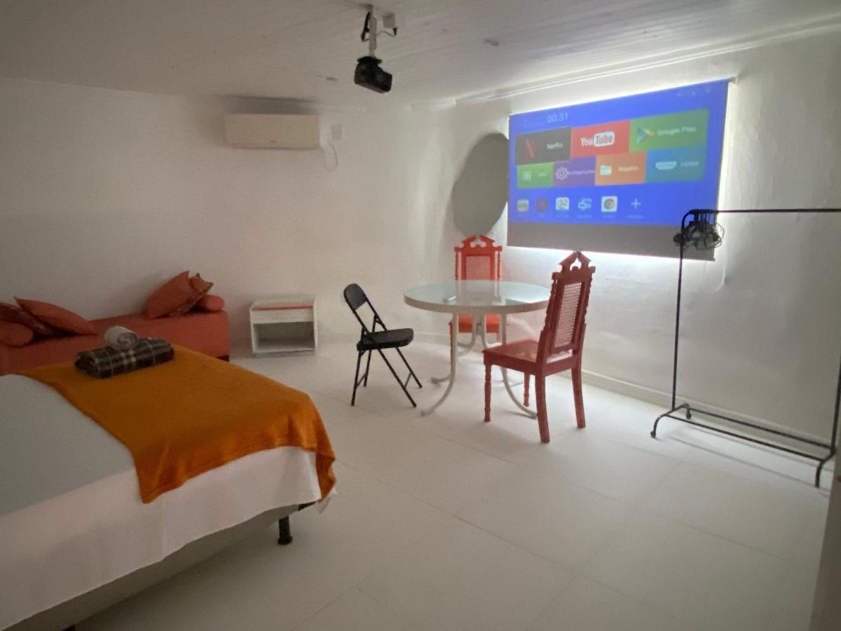 Studio a 160 metros da Praia do Farol da barra lll - B&B Salvador