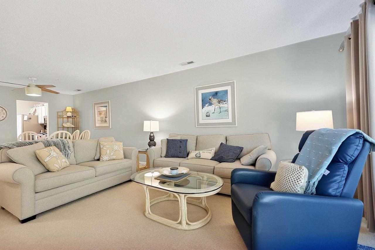 Walk to Beach 2BR Condo with Pool & Tennis - B&B Hilton Head