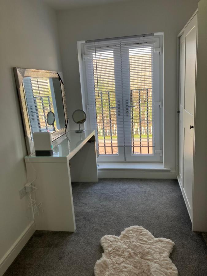 Waverley 3-Bed Springfields House - B&B Rotherham