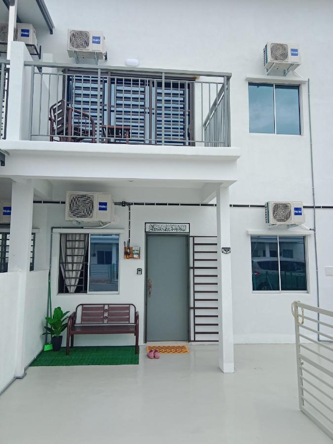 D'Suriah Homestay - Ferienwohnung Kampung Tanjung Karang