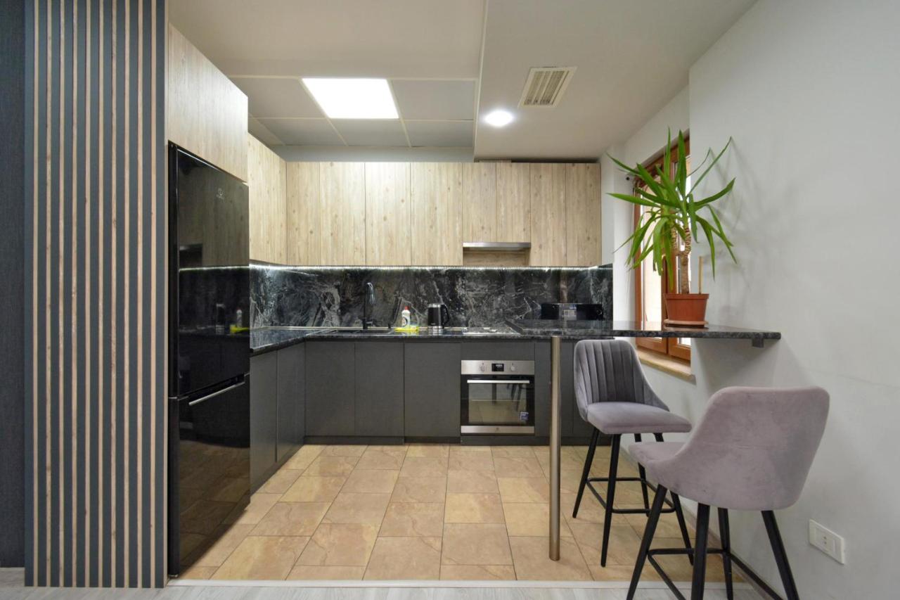Luxury apartment on Abovyan street near Republic Square - Chambres d'hôtes Erevan