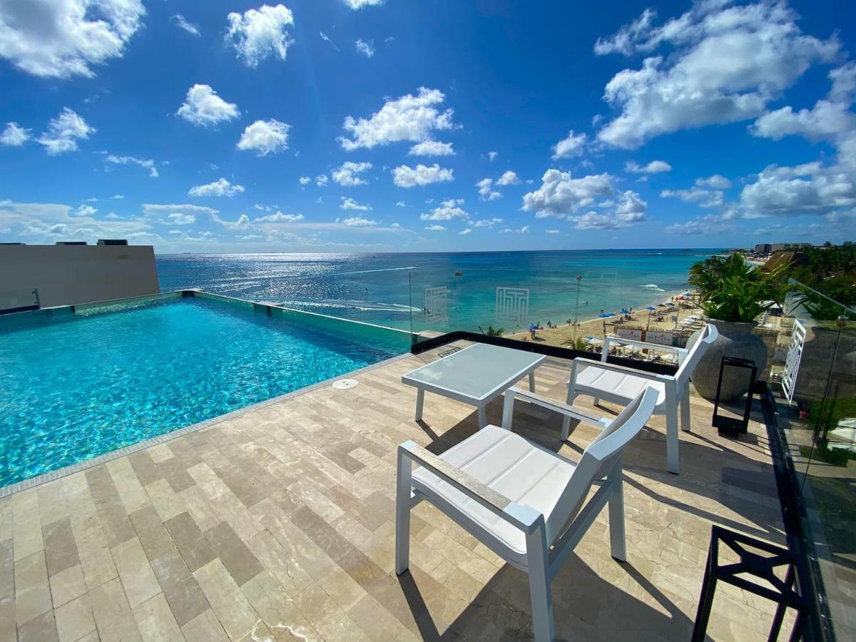 Oceanfront Condo Top Location Near 5th Ave - B&B Playa del Carmen