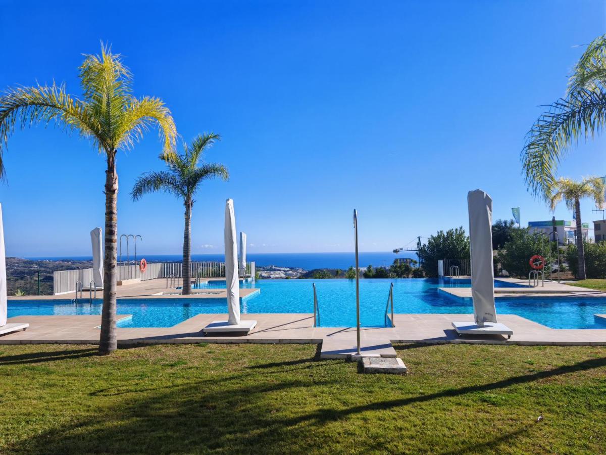 One Heights Exclusive 2BR apartment with huge terrace and Panoramatic views next to Calanova Golf - B&B Mijas Costa