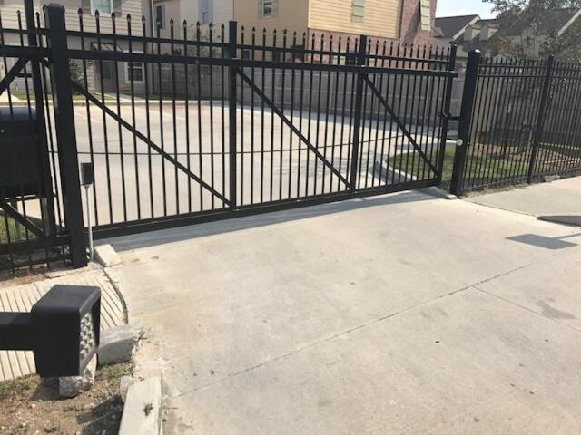 Cheerful 2 BR Townhouse Gated - Bed and Breakfast Lafayette