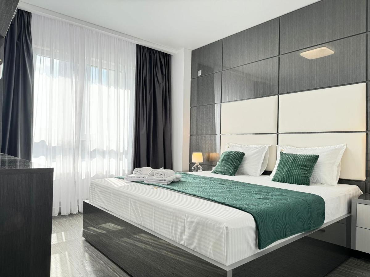 Premium Bucharest Glam Apartments & Studios - Parking Option - B&B Bucharest