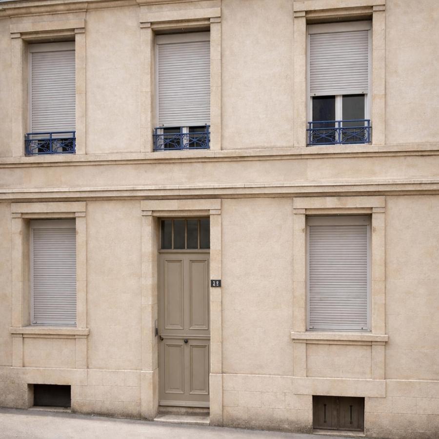 Les Suites de Charles Nancy Centre - 4 Pers 2 SDB Check-in 24h24 - B&B Nancy
