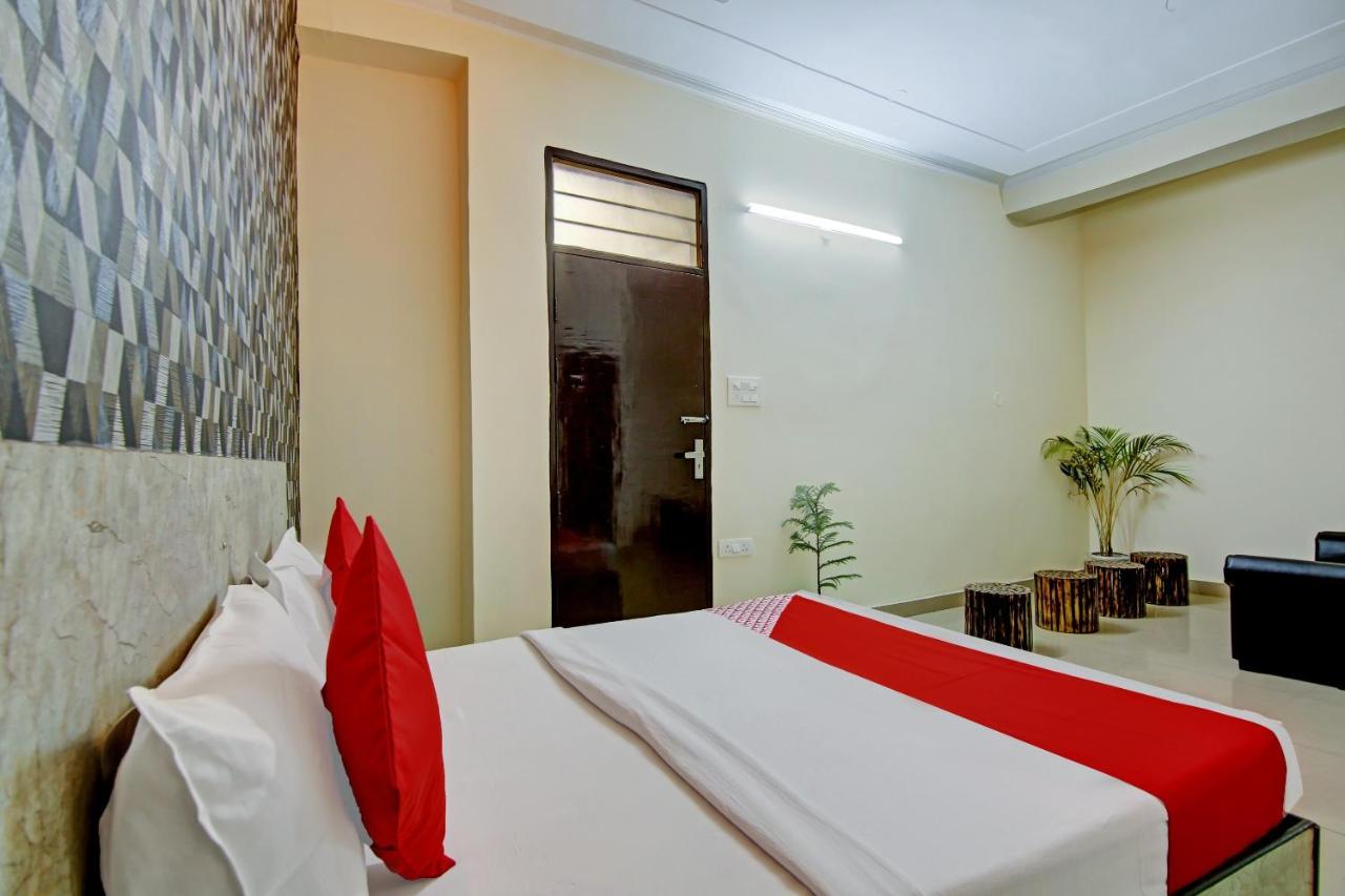 Hotel O Sky In Near By Sector 62