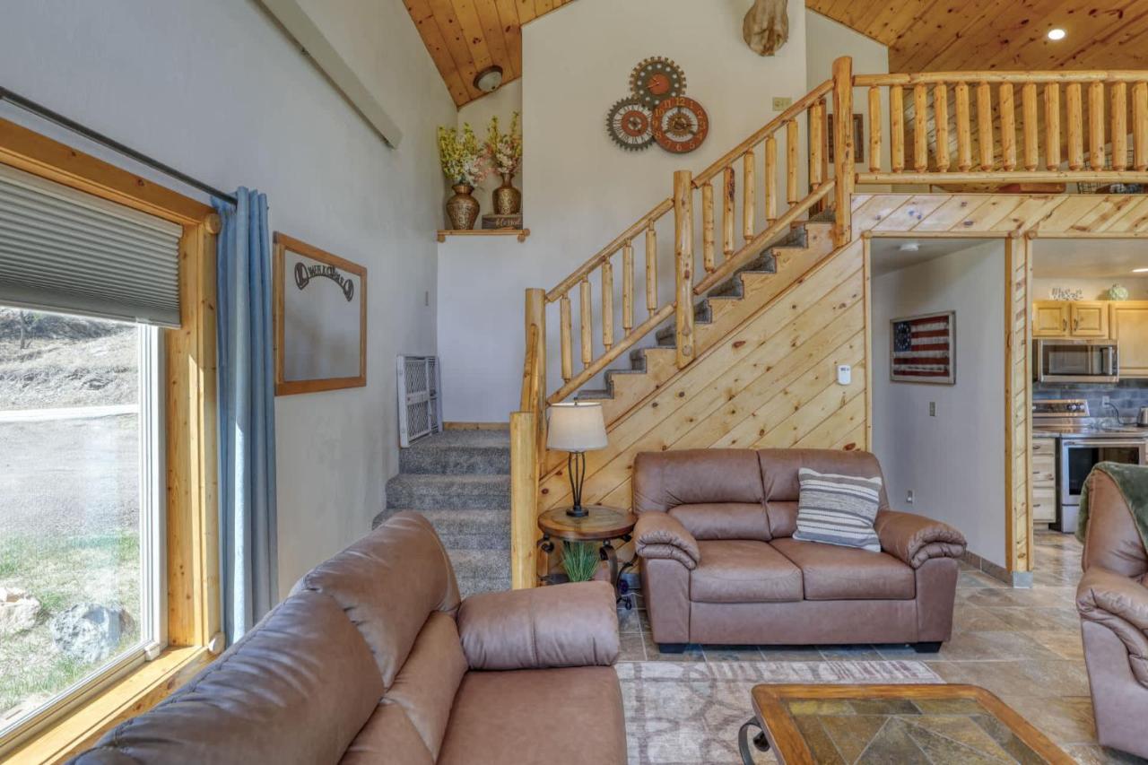 5 Miles from Mt- Rushmore with private hot tub - Bed and Breakfast Keystone