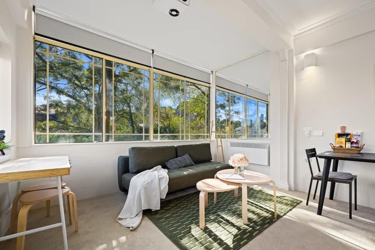 Bridgeview Waterfront Retreat in Cremorne Point - B&B Sydney