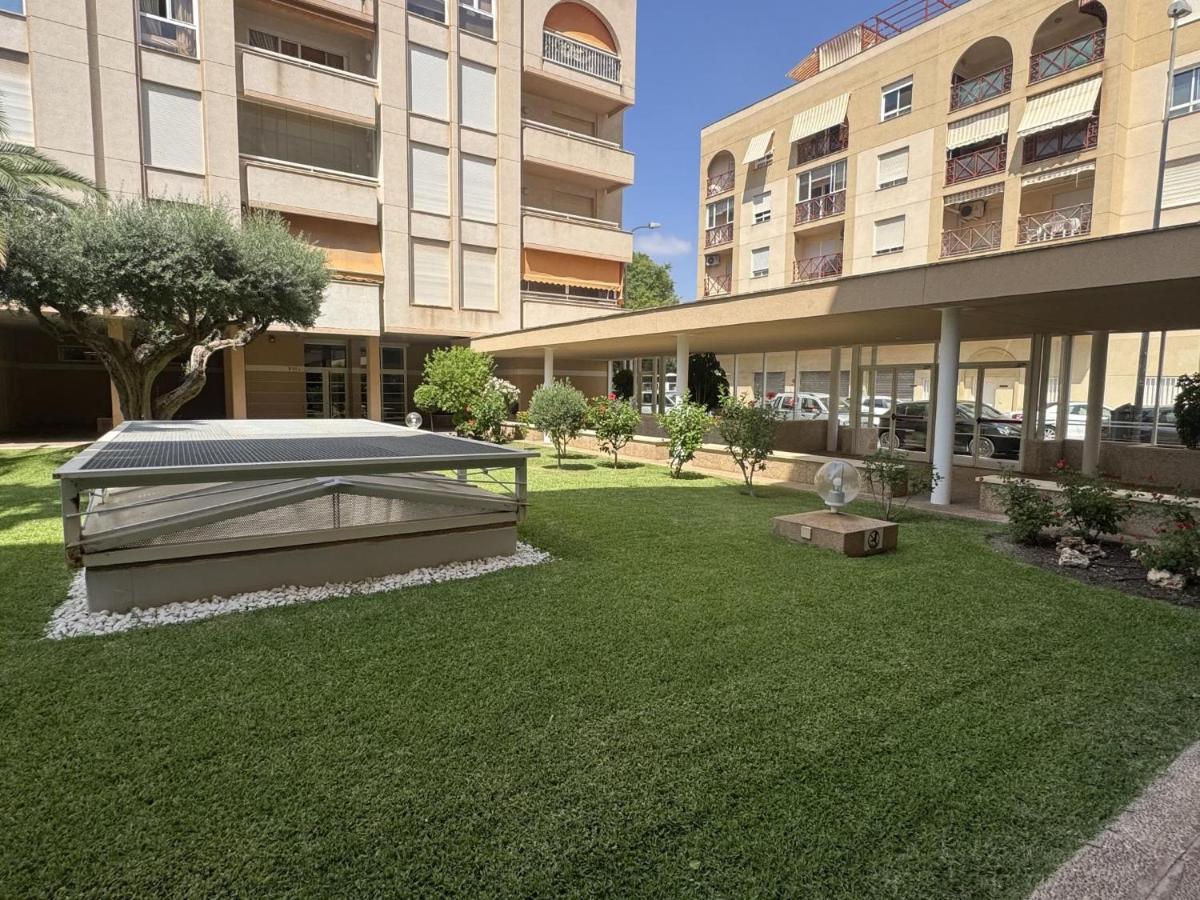 2-Bedroom Apartment in San Juan Alicante with Terrace & AC by Turihome - B&B Sant Joan d'Alacant
