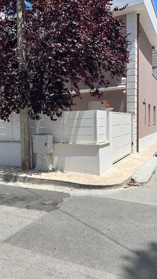 Immobiliare La Rosetana - Battello sul Mare - B&B Roseto degli Abruzzi