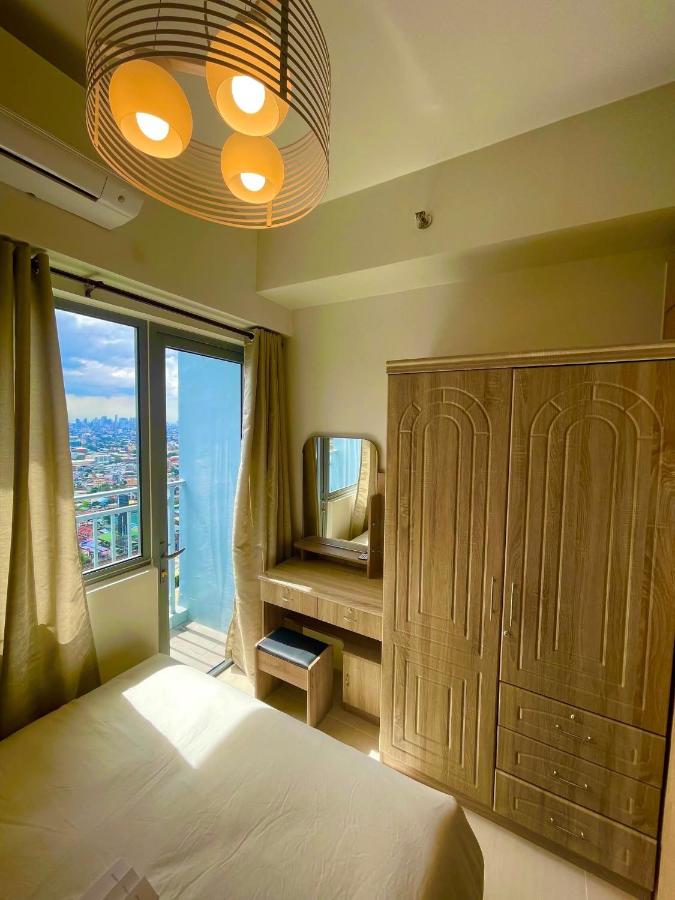 Transient PurpleV Staycation - Bed and Breakfast Manilla