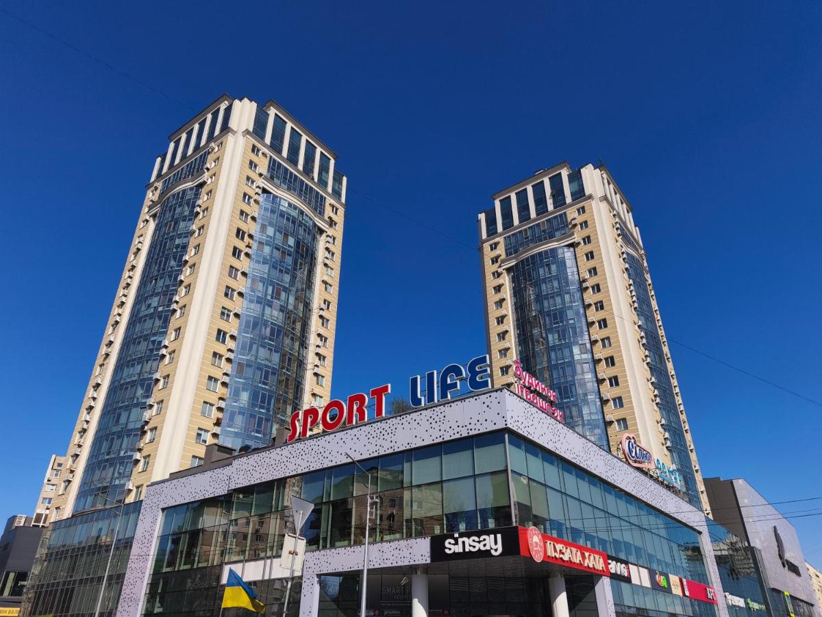 Smart Plaza Modern Apartment - Світла квартира з вражаючим видом - Метро КПІ 3 хв - Chambres d'hôtes Kiev