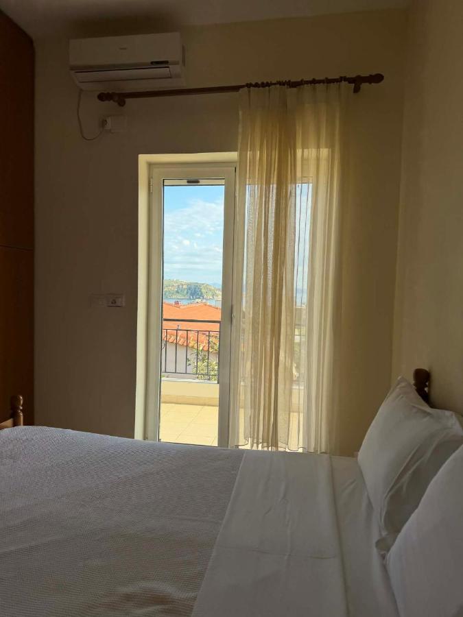 Appartamento con 2 Camere da Letto, Balcone e Vista mare