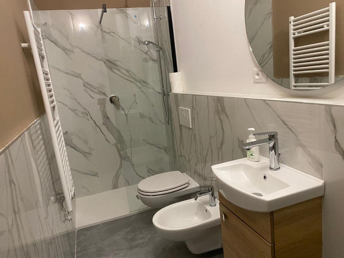 Mistral Holidays - Bilocale con giardino e parcheggio a Marina di Carrara vicino al mare - Chambres d'hôtes Marina di Carrara