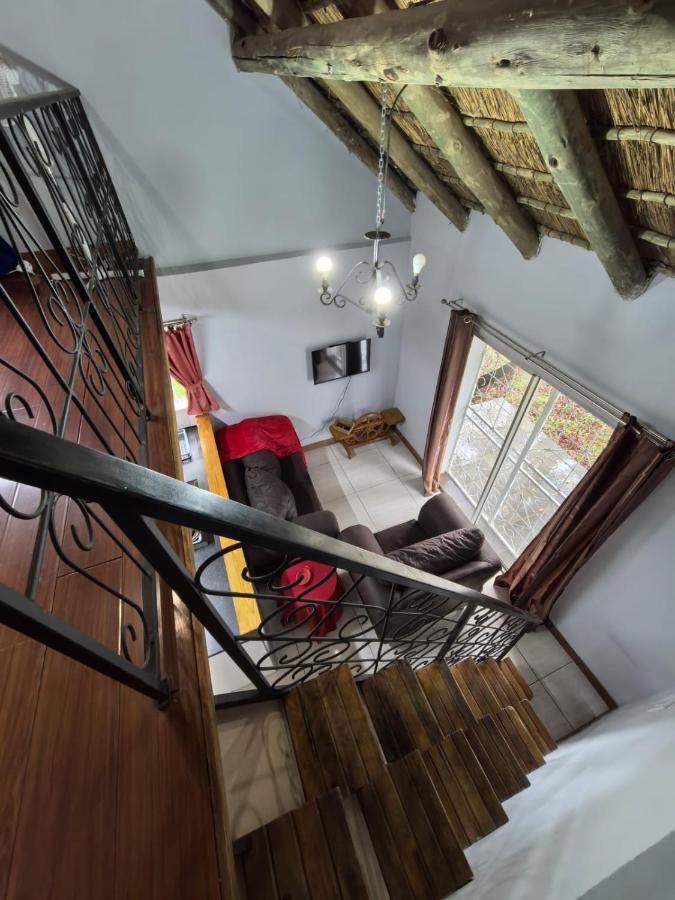 Frangipani guesthouse - Bed and Breakfast Hartbeespoort
