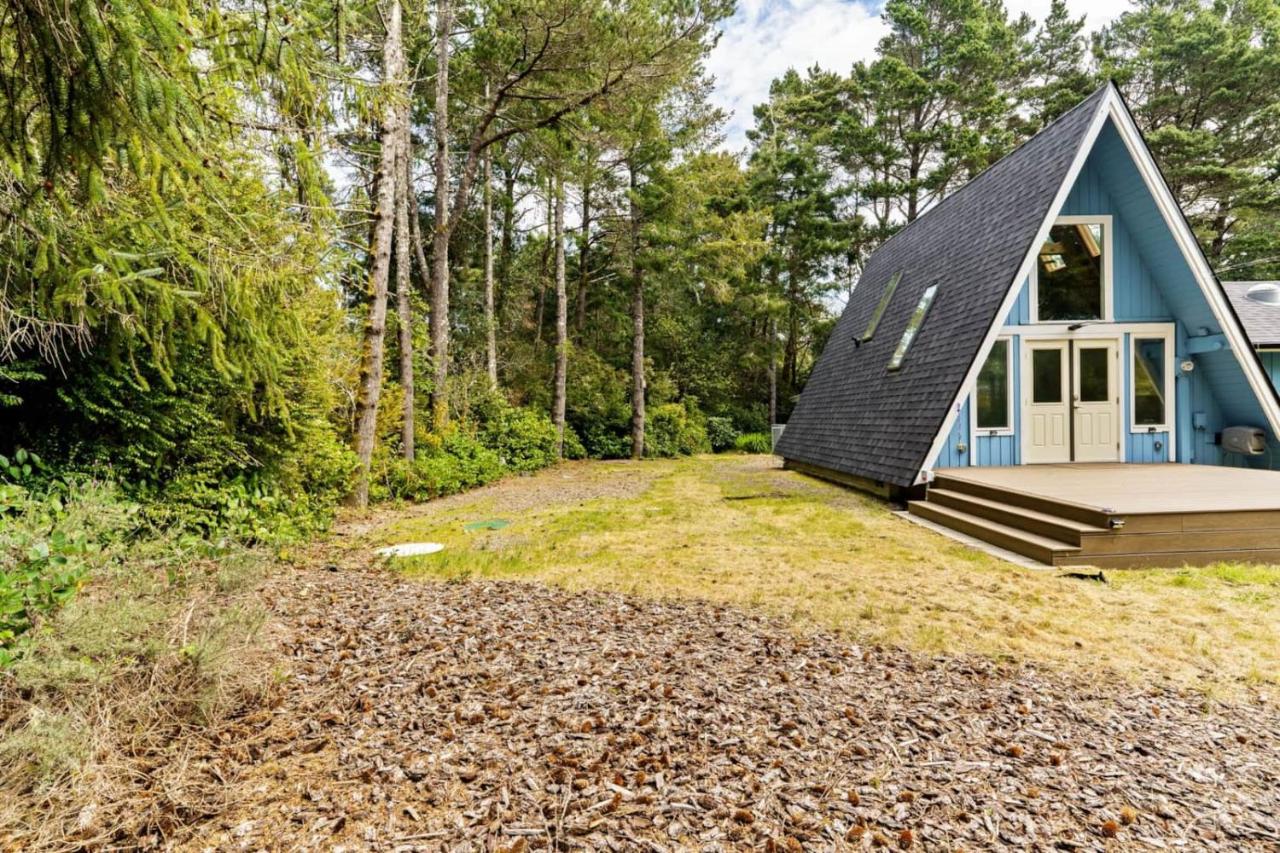 Coastal Woodlands A-Frame Sanctuary with Hot Tub - Bed and Breakfast Heceta Beach