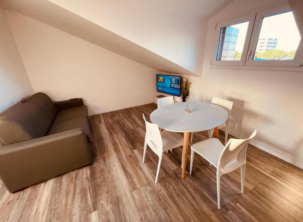 HOLA Mansarda Torre Blanca - Chambres d'hôtes Lido di Jesolo