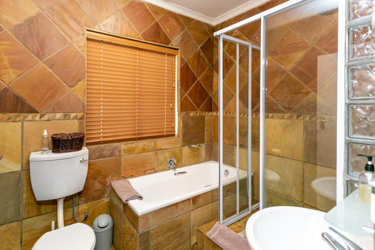 The Ostrich Barons Cottages - B&B Oudtshoorn