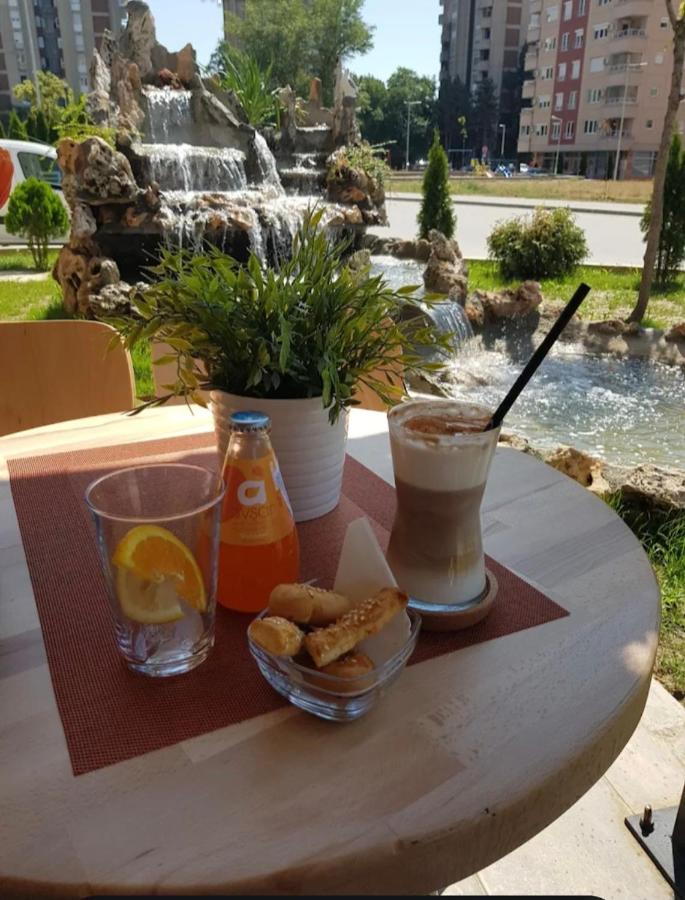 Aerodrom Golden apartment Self check in & free parking - Chambres d’hôtes Skopje