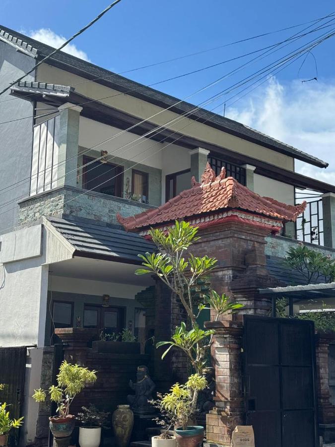 Holi Saren Guest House - B&B Nusa Dua