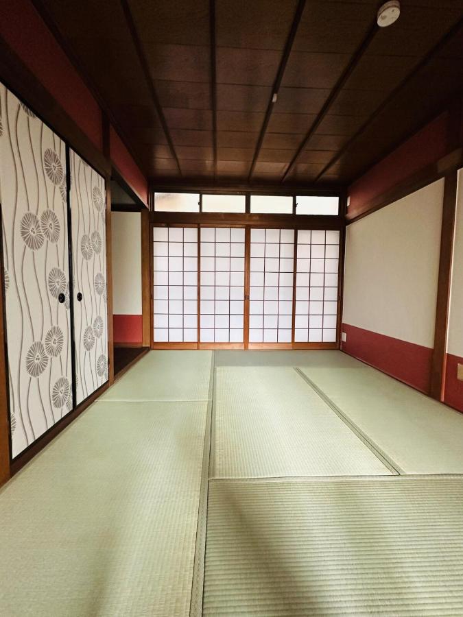 11 mins by train to Kyoto, near Lake Biwa, Japanese-style detached house, can accommodate 7 people - Chambres d'hôtes Ōtsu