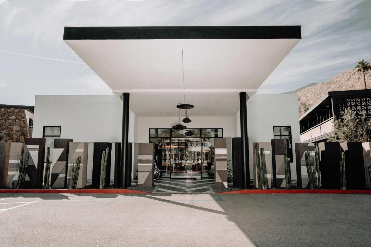 V Capri Palm Springs, a Dolce by Wyndham