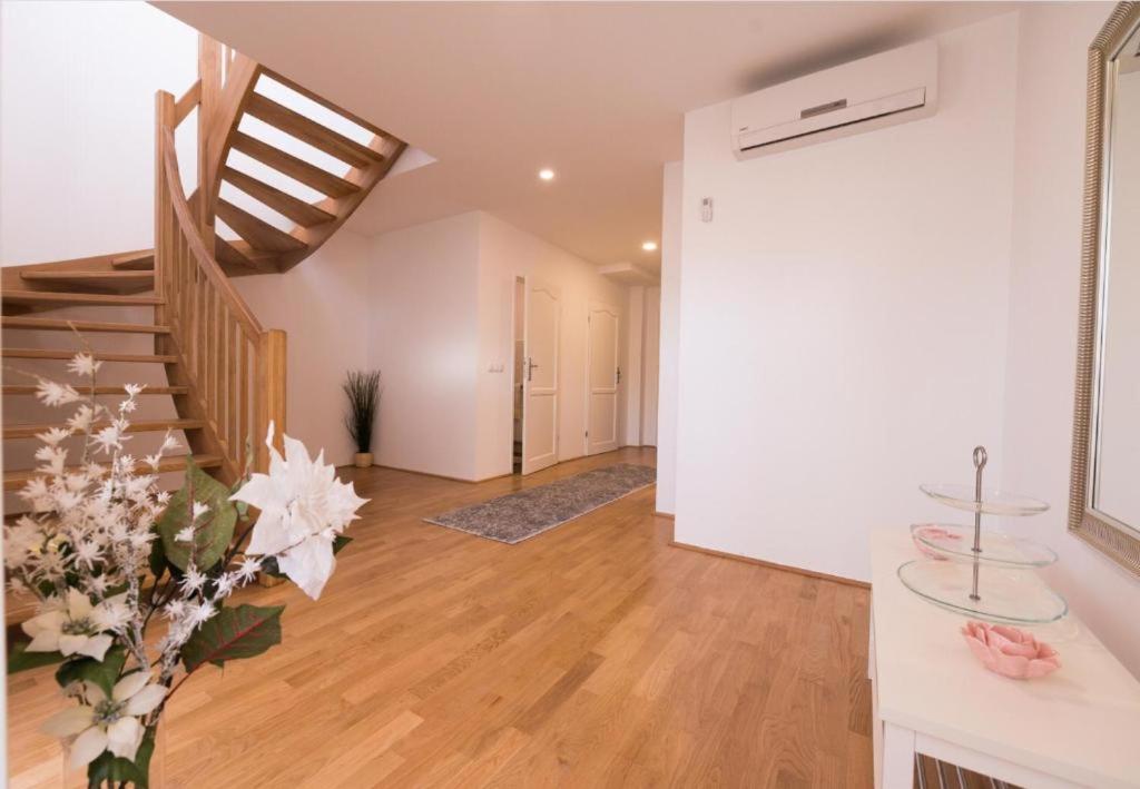 Apartamento de 2 dormitorios con balcón