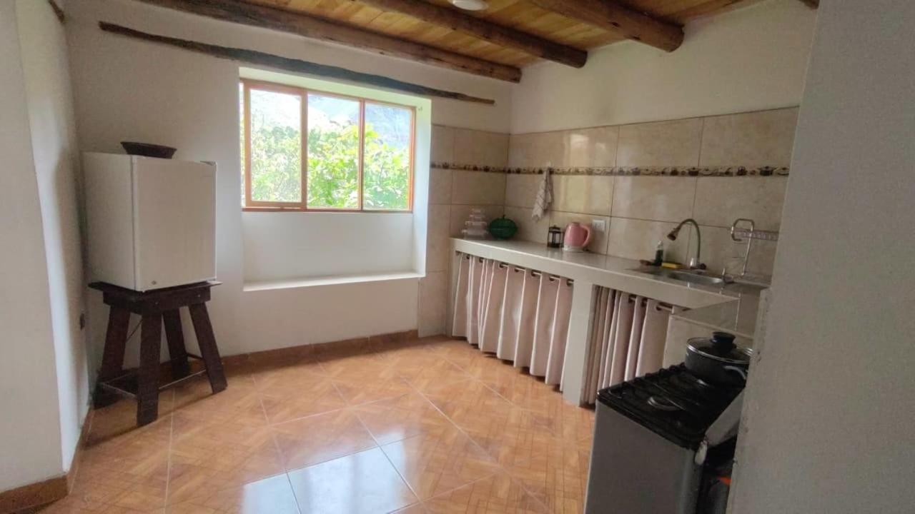 Casa Hospedaje Saywa - Bed and Breakfast Lamay