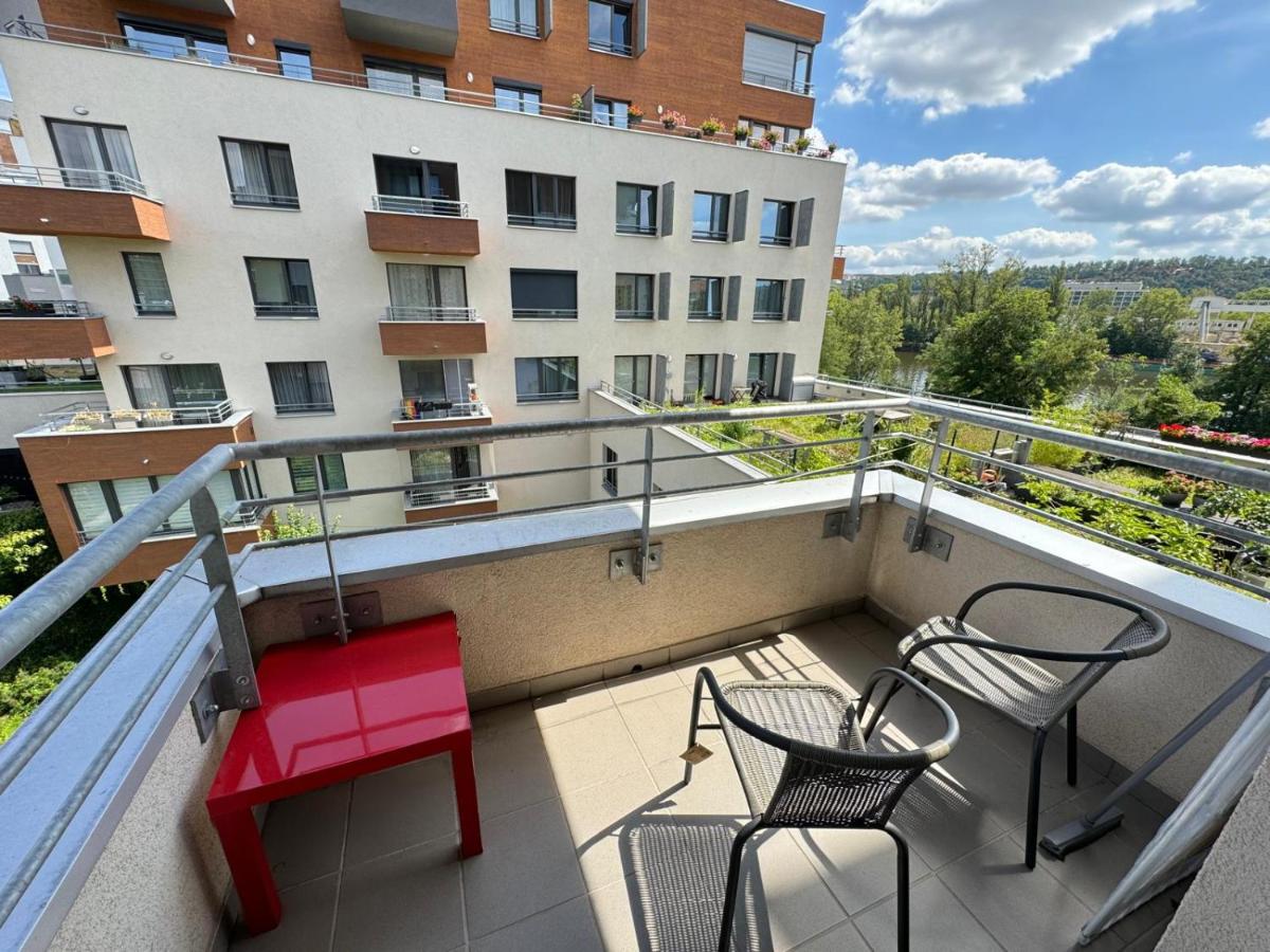 THE VLTAVA APARTMENT with Balcony - B&B Prague